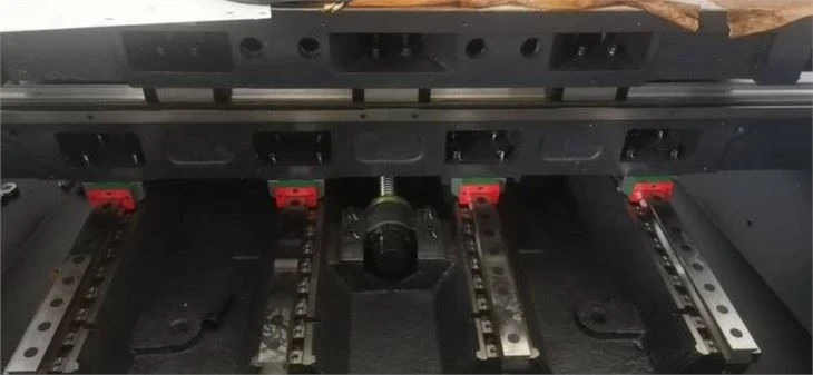 CNC Vertical Machining Centre Price